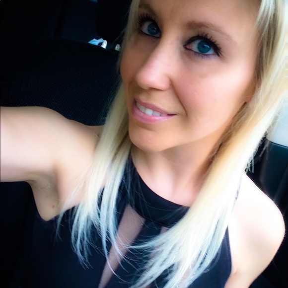 Meet your Posher, Glo - Picture 1 of 1